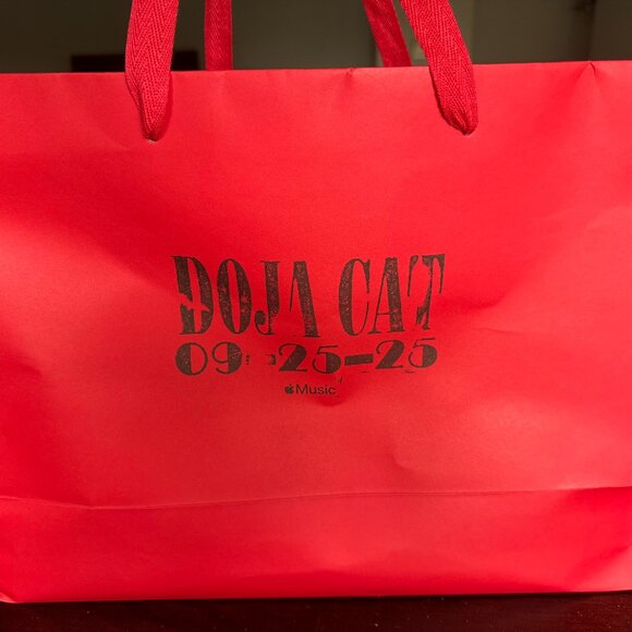 Doja Cat "Vie" Gift Bag - Picture 1 of 8